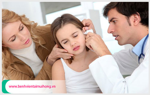 Bệnh viêm tai giữa ở trẻ em có nguy hiểm không ?