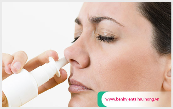 Hướng dẫn rửa mũi hiệu quả, hạn chế ngoáy mũi vì ngứa