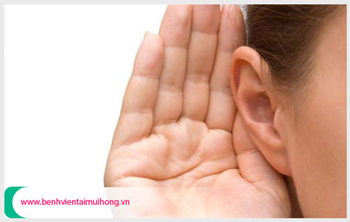 Nguyên nhân và triệu chứng của bệnh viêm tai giữa ở người lớn