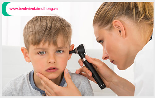 Trị viêm tai giữa ở trẻ em 